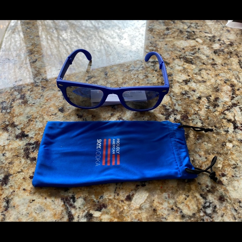 Brand New Skyy Vodka Sunglasses with case